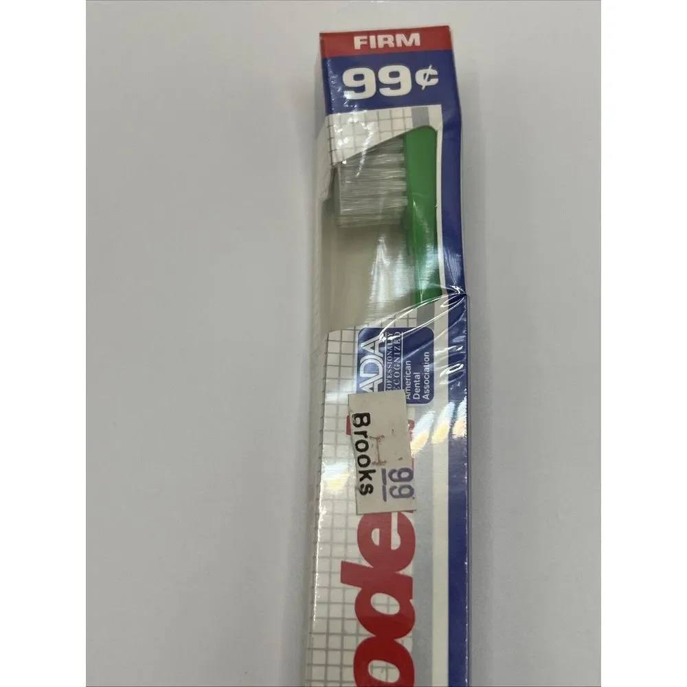 Vintage Pepsodent  FIRM  Rounded Bristles‎ Green Toothbrush New